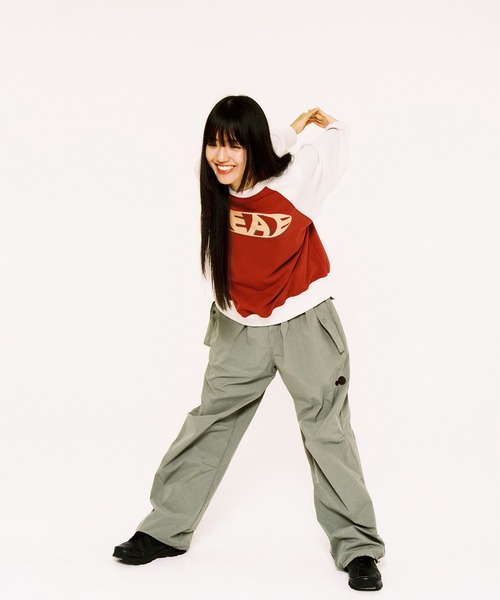 aeae（エーイーエーイー）の「Vintage Logo Raglan Sweatshirts（スウェット・レディース・チャコールグレー/ネイビー/ベージュ・FREE）」の9枚目の写真