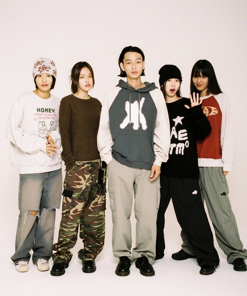 aeae（エーイーエーイー）の「Vintage Logo Raglan Sweatshirts（スウェット・レディース・チャコールグレー/ネイビー/ベージュ・FREE）」の10枚目の写真