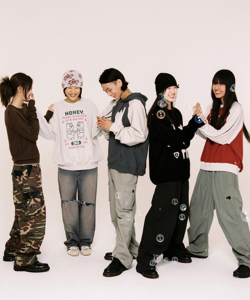 aeae（エーイーエーイー）の「Vintage Logo Raglan Sweatshirts（スウェット・レディース・チャコールグレー/ネイビー/ベージュ・FREE）」の11枚目の写真