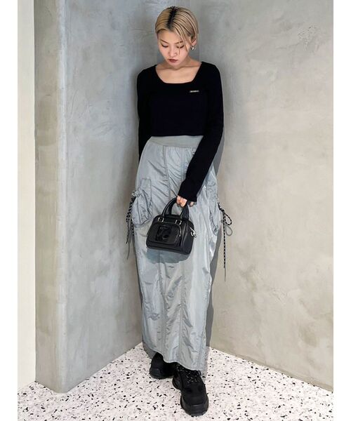 EMODA（エモダ）の「スウィッチングナイロンマキシスカート（スカート・レディース・ブラック/カーキ/グレー・SMALL/MEDIUM）」の10枚目の写真