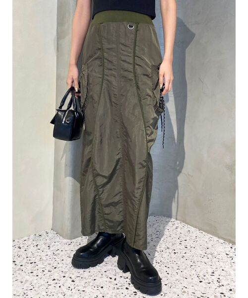EMODA（エモダ）の「スウィッチングナイロンマキシスカート（スカート・レディース・ブラック/カーキ/グレー・SMALL/MEDIUM）」の8枚目の写真