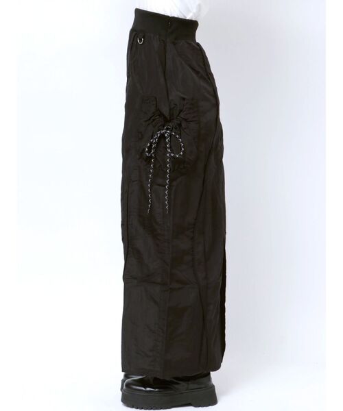 EMODA（エモダ）の「スウィッチングナイロンマキシスカート（スカート・レディース・ブラック/カーキ/グレー・SMALL/MEDIUM）」の18枚目の写真