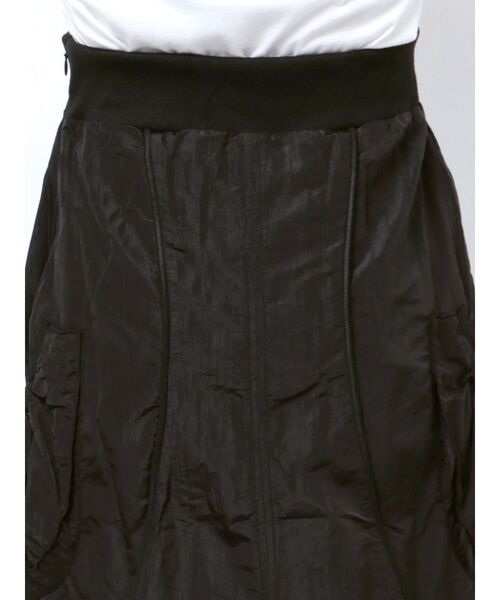 EMODA（エモダ）の「スウィッチングナイロンマキシスカート（スカート・レディース・ブラック/カーキ/グレー・SMALL/MEDIUM）」の20枚目の写真
