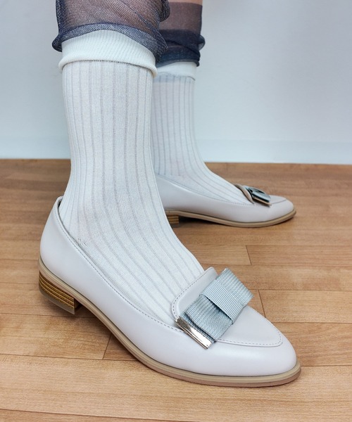 Sugar Sugar（シュガーシュガー）の「【SUGAR SUGARシュガーシュガー】リボンローヒールパンプス(550)歩き方が美しくなるパンプスシリーズ（パンプス・レディース・ベージュ/ブラック/ブラック系その他/シルバー・S/M/L/LL）」の3枚目の写真