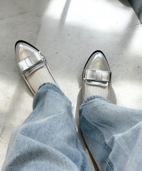 Sugar Sugar（シュガーシュガー）の「【SUGAR SUGARシュガーシュガー】リボンローヒールパンプス(550)歩き方が美しくなるパンプスシリーズ（パンプス・レディース・ベージュ/ブラック/ブラック系その他/シルバー・S/M/L/LL）」の4枚目の写真