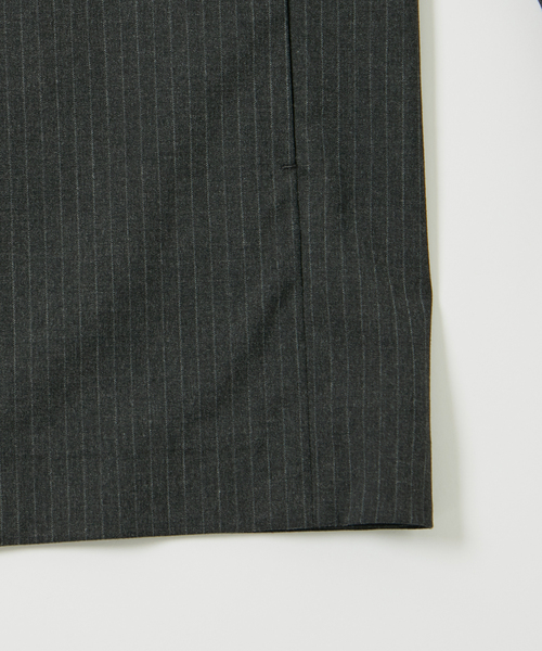 ADAM ET ROPE'（アダムエロペ）の「オーバーサイズ ノーカラー イージー ジャケット / シーズンレス / セットアップ対応（ノーカラージャケット・メンズ・チャコールグレー/ブラック/カーキ・L/S/M）」の4枚目の写真