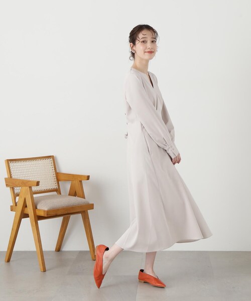 N.(N. Natural Beauty Basic)(エヌエヌナチュラルビューティーベーシック)の「◆【WEB限定】ウエストタックキーネックワンピース(ワンピース・レディース・ブラック系その他/オフホワイト/ベージュ/グリーン・SMALL/MEDIUM)」の9枚目の写真