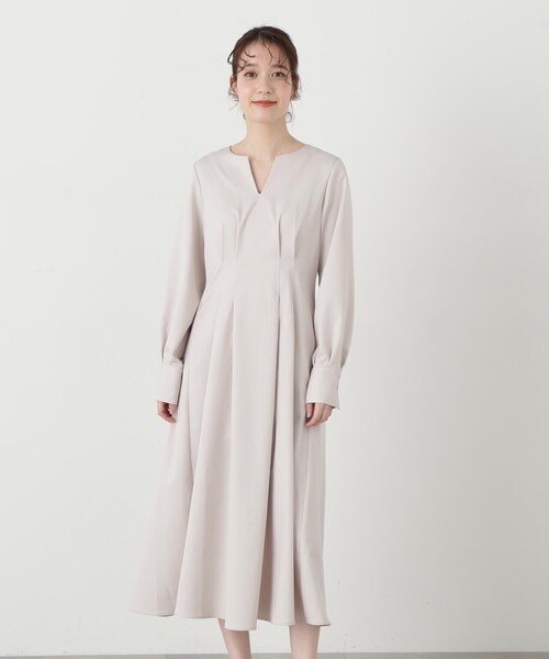 N.(N. Natural Beauty Basic)(エヌエヌナチュラルビューティーベーシック)の「◆【WEB限定】ウエストタックキーネックワンピース(ワンピース・レディース・ブラック系その他/オフホワイト/ベージュ/グリーン・SMALL/MEDIUM)」の12枚目の写真