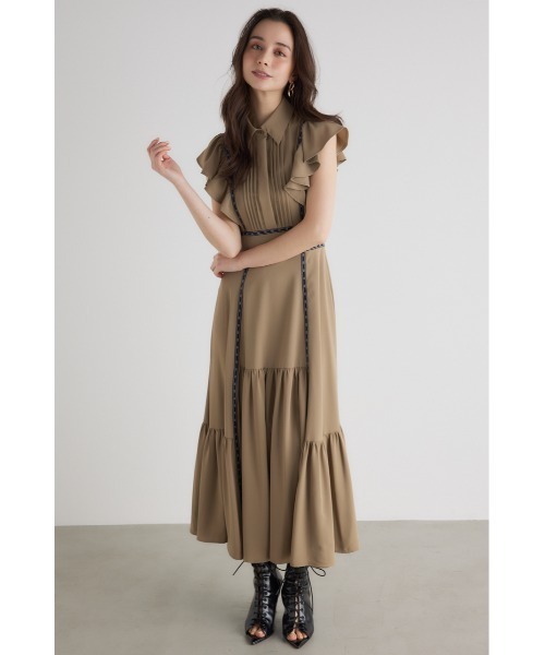 ロゴテープラインフリルフレアワンピース 春服　rienda rienda（リエンダ）の「ロゴテープラインフリルフレアワンピース