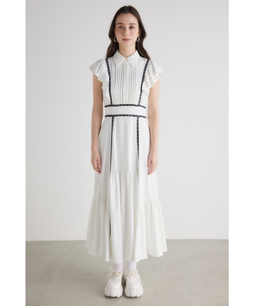ロゴテープラインフリルフレアワンピース 春服　rienda rienda（リエンダ）の「ロゴテープラインフリルフレアワンピース