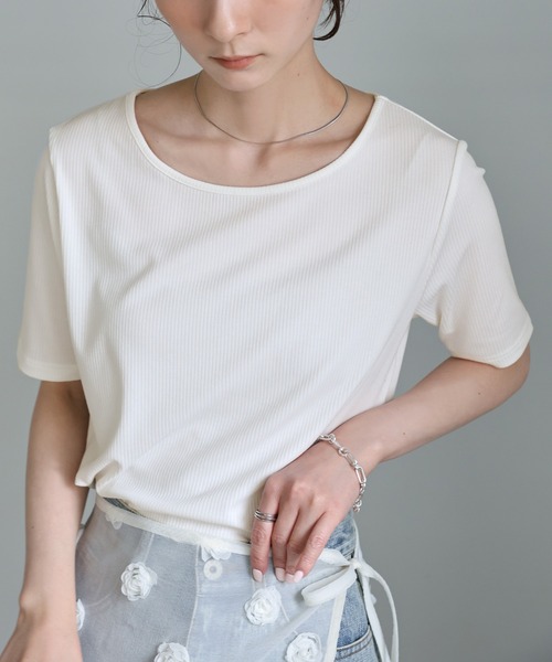 select MOCA（セレクトモカ）の「バックダーツテレココンパクトトップス（Tシャツ/カットソー・レディース・ブラック/アイボリー/ブラック系その他/オフホワイト・FREE）」の2枚目の写真