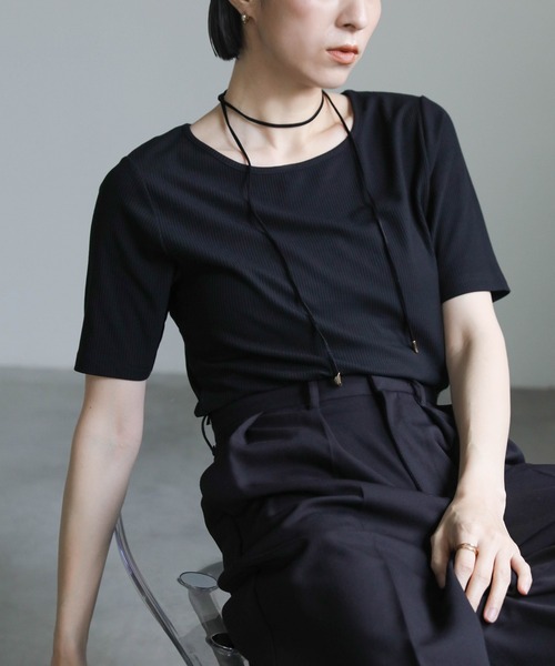 select MOCA（セレクトモカ）の「バックダーツテレココンパクトトップス（Tシャツ/カットソー・レディース・ブラック/アイボリー/ブラック系その他/オフホワイト・FREE）」の4枚目の写真