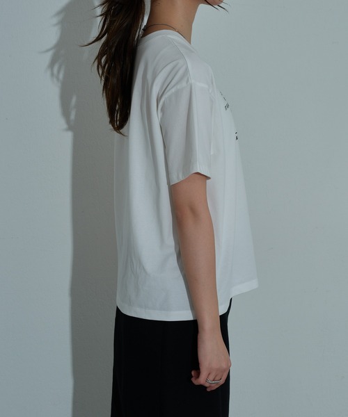 COLONY 2139(コロニートゥーワンスリーナイン)の「コンパクトプリントTシャツ(Tシャツ/カットソー・レディース・ブラック/ホワイト系その他/オフホワイト・FREE)」の20枚目の写真