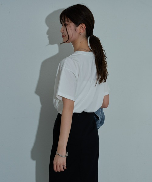 COLONY 2139（コロニートゥーワンスリーナイン）の「コンパクトプリントTシャツ（Tシャツ/カットソー・レディース・ブラック/ホワイト系その他/オフホワイト・FREE）」の22枚目の写真