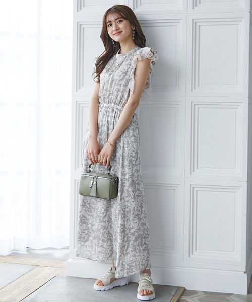 slattgir(スラットジール)の「高身長 サテン楊柳単色花柄ショルダーフリルワンピース(トールサイズ)fifiean(ワンピース・レディース・ベージュ/ライトグレー・LL/3L/L/M/5L/4L)」の12枚目の写真