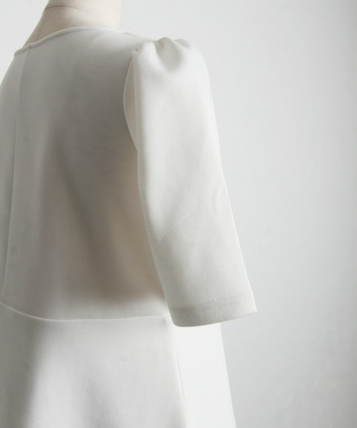 &. NOSTALGIA(アンドドットノスタルジア)の「【ZOZO限定】スカラップペプラムハーフスリーブトップス(Tシャツ/カットソー・レディース・ホワイト/ブラック・M)」の20枚目の写真