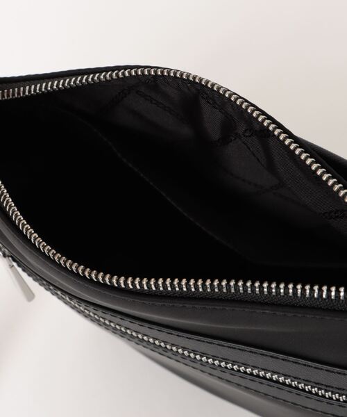 MICHAEL KORS（マイケルコース）の「JET SET ナイロン クロスボディ ラージ（ショルダーバッグ・レディース・ブラック・FREE）」の8枚目の写真