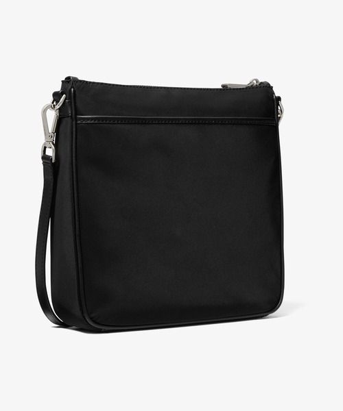 MICHAEL KORS（マイケルコース）の「JET SET ナイロン クロスボディ ラージ（ショルダーバッグ・レディース・ブラック・FREE）」の4枚目の写真