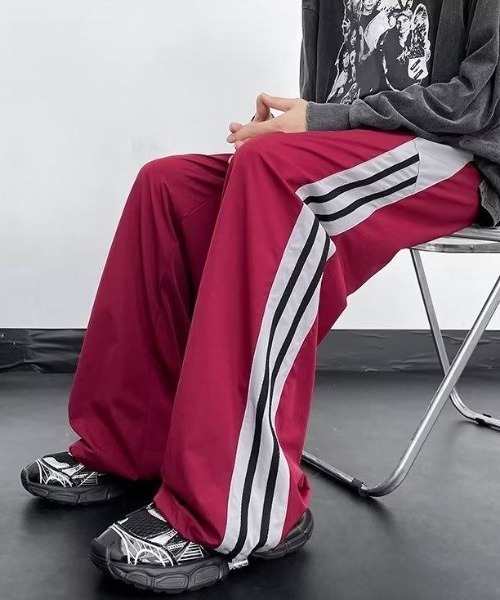 MGV（エムジーヴィー）の「サイドライン トラックワイドパンツ（その他パンツ・メンズ・ブラック/レッド・X-LARGE/LARGE/MEDIUM）」の15枚目の写真