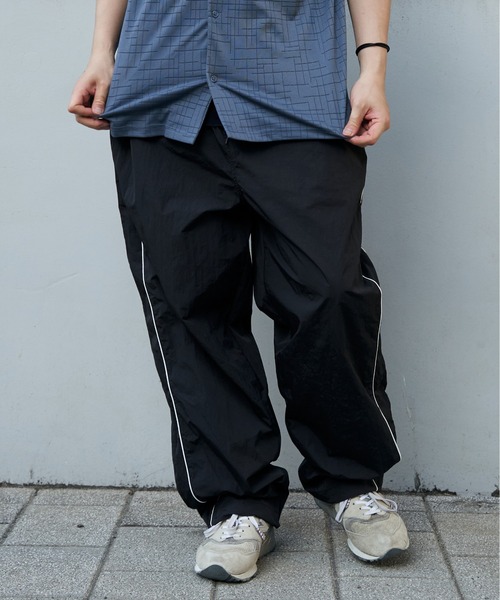 VENCEEXCHANGE（ヴァンスエクスチェンジ）の「パイピングナイロンパンツ（その他パンツ・メンズ・ライトグレー/ブラック/グリーン系・L/M）」の22枚目の写真