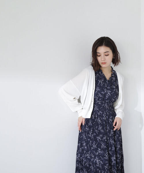 NATURAL BEAUTY BASIC(ナチュラルビューティーベーシック)の「◇レーヨンナイロンシリーズ Vネックボクシーカーディガン(カーディガン/ボレロ・レディース・ブラック/オフホワイト/イエロー/ピンク・FREE)」の5枚目の写真