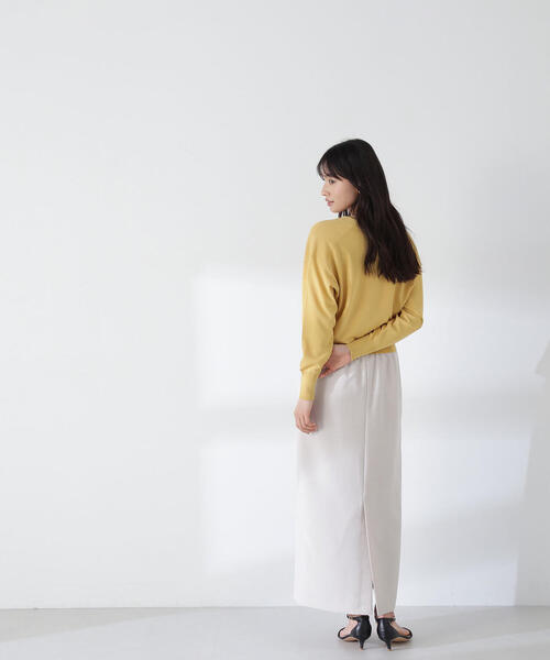 NATURAL BEAUTY BASIC（ナチュラルビューティーベーシック）の「◇レーヨンナイロンシリーズ Vネックボクシーカーディガン（カーディガン/ボレロ・レディース・ブラック/オフホワイト/イエロー/ピンク・FREE）」の15枚目の写真