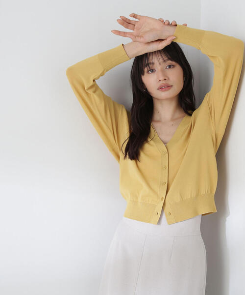 NATURAL BEAUTY BASIC（ナチュラルビューティーベーシック）の「◇レーヨンナイロンシリーズ Vネックボクシーカーディガン（カーディガン/ボレロ・レディース・ブラック/オフホワイト/イエロー/ピンク・FREE）」の3枚目の写真