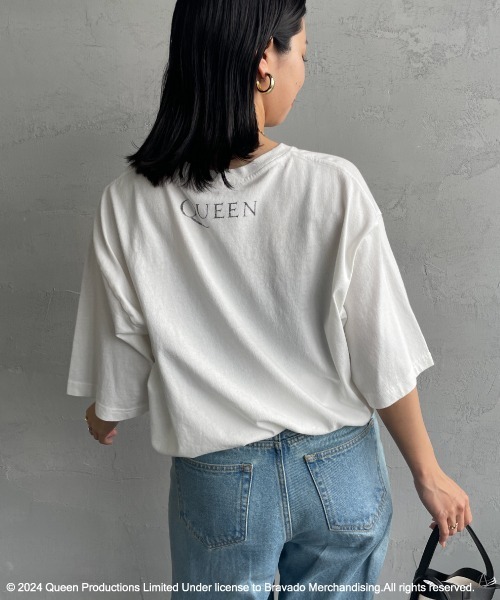 JEANS FACTORY （ジーンズファクトリー）の「[QUEEN/クイーン] QUEEN ロゴプリント ショートスリーブTシャツ（Tシャツ/カットソー・レディース・オフホワイト/ブラック・M/L/XL）」の6枚目の写真