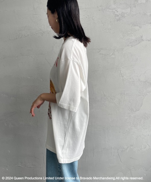 JEANS FACTORY （ジーンズファクトリー）の「[QUEEN/クイーン] QUEEN ロゴプリント ショートスリーブTシャツ（Tシャツ/カットソー・レディース・オフホワイト/ブラック・M/L/XL）」の10枚目の写真