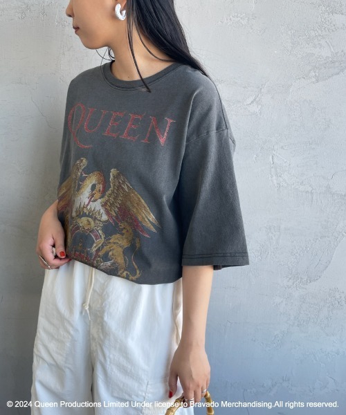 JEANS FACTORY （ジーンズファクトリー）の「[QUEEN/クイーン] QUEEN ロゴプリント ショートスリーブTシャツ（Tシャツ/カットソー・レディース・オフホワイト/ブラック・M/L/XL）」の19枚目の写真