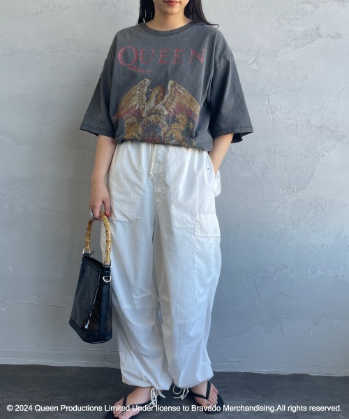 JEANS FACTORY （ジーンズファクトリー）の「[QUEEN/クイーン] QUEEN ロゴプリント ショートスリーブTシャツ（Tシャツ/カットソー・レディース・オフホワイト/ブラック・M/L/XL）」の21枚目の写真