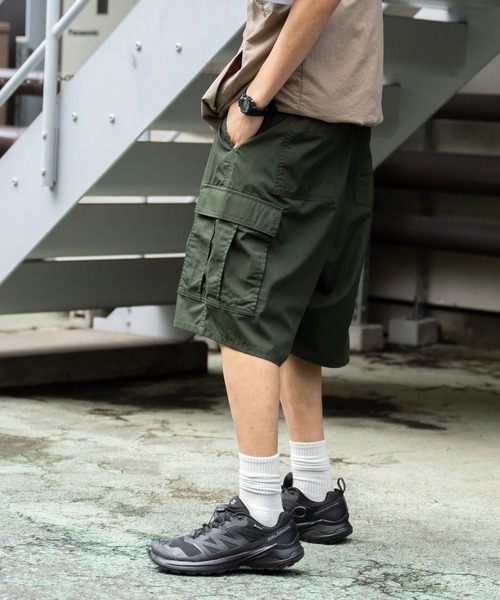 WEGO（ウィゴー）の「WEGO/ワイドカーゴショーツ（カーゴパンツ・メンズ・ブラック/カーキ・LARGE/MEDIUM）」の4枚目の写真