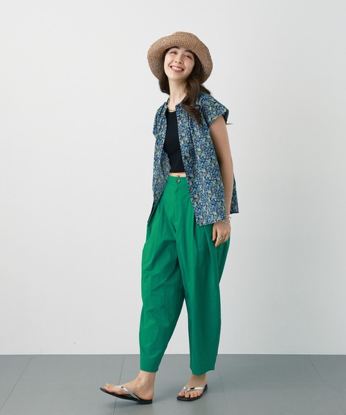 saloon（サルーン）の「SALOON(サルーン)/ナイロンタフタタックパンツ【洗濯機洗い可】（その他パンツ・レディース・ホワイト/ブラック/グリーン・SMALL/MEDIUM）」の8枚目の写真