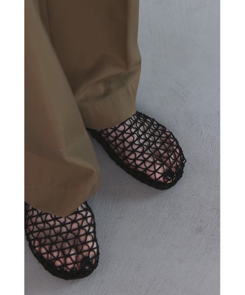 un/neu（アンノイ）の「メッシュフラットシューズ / メッシュ編みサンダル（サンダル・レディース・ブラック/シルバー・MEDIUM/SMALL/LARGE）」の19枚目の写真