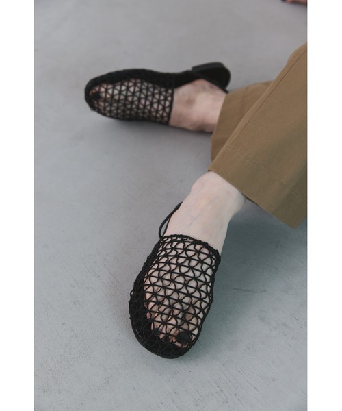 un/neu（アンノイ）の「メッシュフラットシューズ / メッシュ編みサンダル（サンダル・レディース・ブラック/シルバー・MEDIUM/SMALL/LARGE）」の15枚目の写真