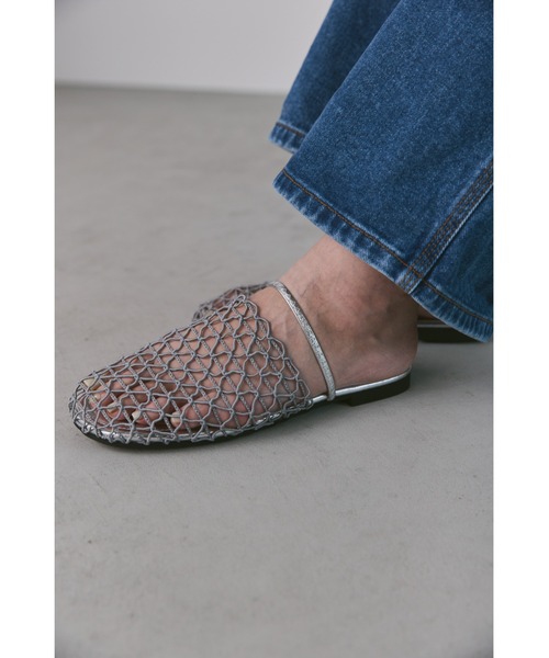 un/neu（アンノイ）の「メッシュフラットシューズ / メッシュ編みサンダル（サンダル・レディース・ブラック/シルバー・MEDIUM/SMALL/LARGE）」の13枚目の写真