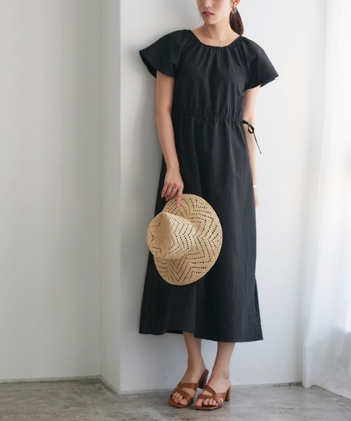 Pierrot（ピエロ）の「【抗菌防臭・撥水】2wayギャザーフリルワンピース（ワンピース・レディース・ベージュ/ブラック・M/L/PM）」の12枚目の写真
