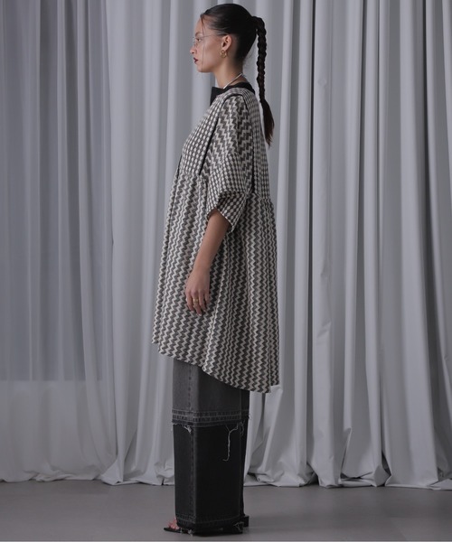 ROSE BUD(ローズバッド)の「チュニックワンピース(チュニック・レディース・ブラック/ベージュ・FREE)」の4枚目の写真