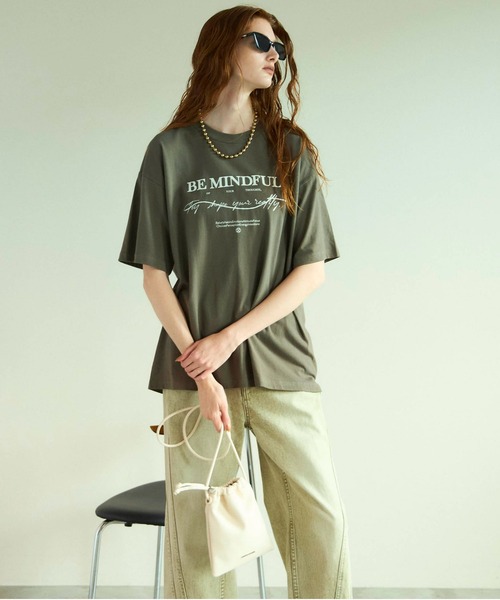 MAISON SPECIAL（メゾンスペシャル）の「Drawstring Mobile Tote Bag/ドローストリングモバイルトート（ショルダーバッグ・レディース・オフホワイト/ブラック/ゴールド・FREE）」の5枚目の写真