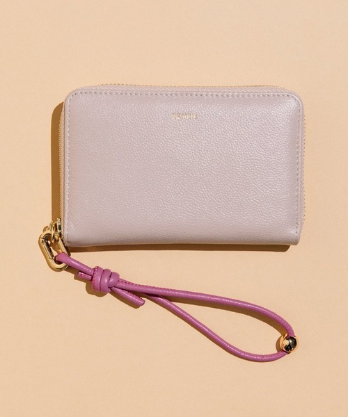 Beau're(ヴュレ)の「【BEAURE】カウレザー ハンドストラップ付きB7ウォレット B-24097(財布・レディース・ライトピンク/グレイッシュベージュ/ブラック/シルバー/イエロー/パープル/ゴールド/アイボリー/ブルー・FREE)」の7枚目の写真