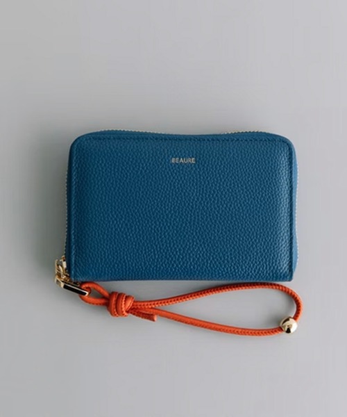 Beau're(ヴュレ)の「【BEAURE】カウレザー ハンドストラップ付きB7ウォレット B-24097(財布・レディース・ライトピンク/グレイッシュベージュ/ブラック/シルバー/イエロー/パープル/ゴールド/アイボリー/ブルー・FREE)」の4枚目の写真