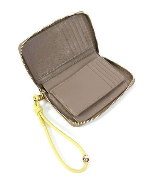 Beau're(ヴュレ)の「【BEAURE】カウレザー ハンドストラップ付きB7ウォレット B-24097(財布・レディース・ライトピンク/グレイッシュベージュ/ブラック/シルバー/イエロー/パープル/ゴールド/アイボリー/ブルー・FREE)」の17枚目の写真