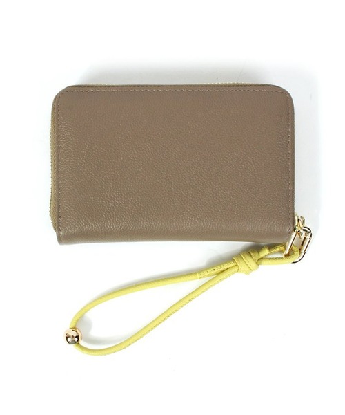 Beau're(ヴュレ)の「【BEAURE】カウレザー ハンドストラップ付きB7ウォレット B-24097(財布・レディース・ライトピンク/グレイッシュベージュ/ブラック/シルバー/イエロー/パープル/ゴールド/アイボリー/ブルー・FREE)」の16枚目の写真