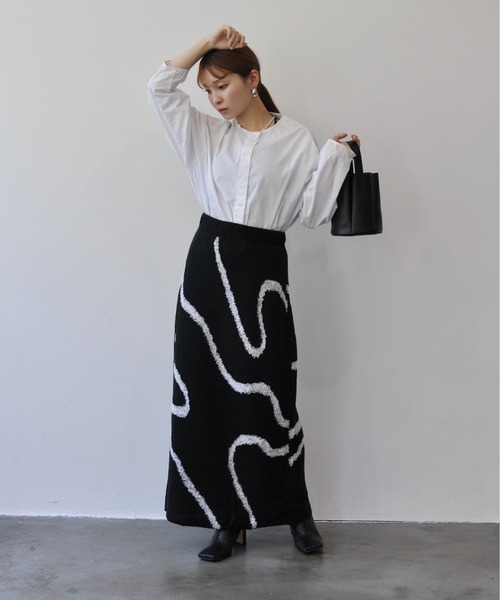 Meli rich(メリーリッチ)の「ラインジャガードニットナロースカート(スカート・レディース・アイボリー/ブラック/グレー・FREE)」の16枚目の写真