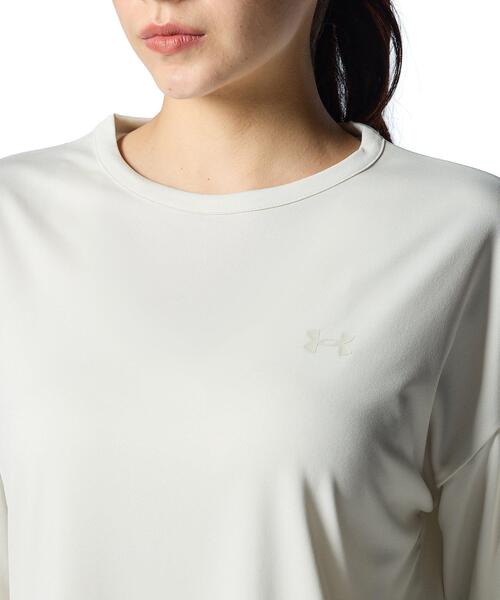 UNDER ARMOUR(アンダーアーマー)の「UAテック ロングスリーブ Tシャツ(トレーニング/レディース)(Tシャツ/カットソー・レディース・オフホワイト・M/L/S/XL)」の4枚目の写真