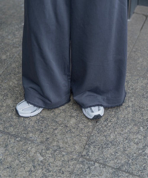 INTER FACTORY（インターファクトリー）の「yurina - ハイウエストボリュームワイドパンツ made in INTERFACTORY（スラックス・レディース・ブラック/ネイビー/グレー・SMALL/FREE）」の12枚目の写真