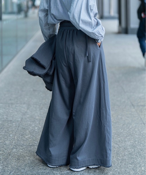 INTER FACTORY（インターファクトリー）の「yurina - ハイウエストボリュームワイドパンツ made in INTERFACTORY（スラックス・レディース・ブラック/ネイビー/グレー・SMALL/FREE）」の10枚目の写真