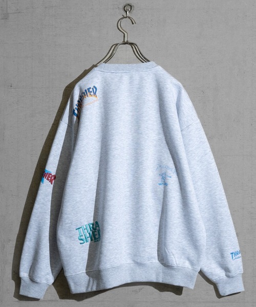 【at】〔THRASHER/スラッシャー〕裏起毛 総柄プリント＆刺繍 クルーネック ビッグスウェット（スウェット）｜THRASHER（スラッシャー）