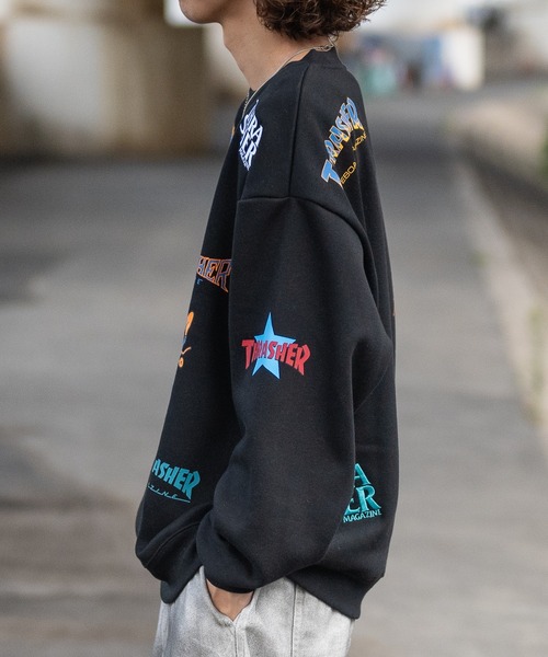 【at】〔THRASHER/スラッシャー〕裏起毛 総柄プリント＆刺繍 クルーネック ビッグスウェット（スウェット）｜THRASHER（スラッシャー）