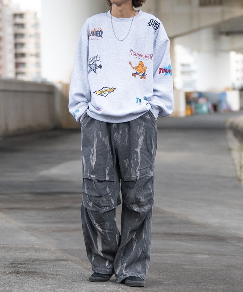【at】〔THRASHER/スラッシャー〕裏起毛 総柄プリント＆刺繍 クルーネック ビッグスウェット（スウェット）｜THRASHER（スラッシャー）